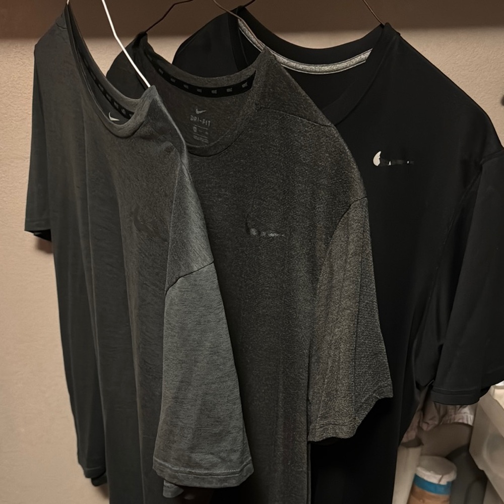 Nike Black and Gray Short Sleeve Tees